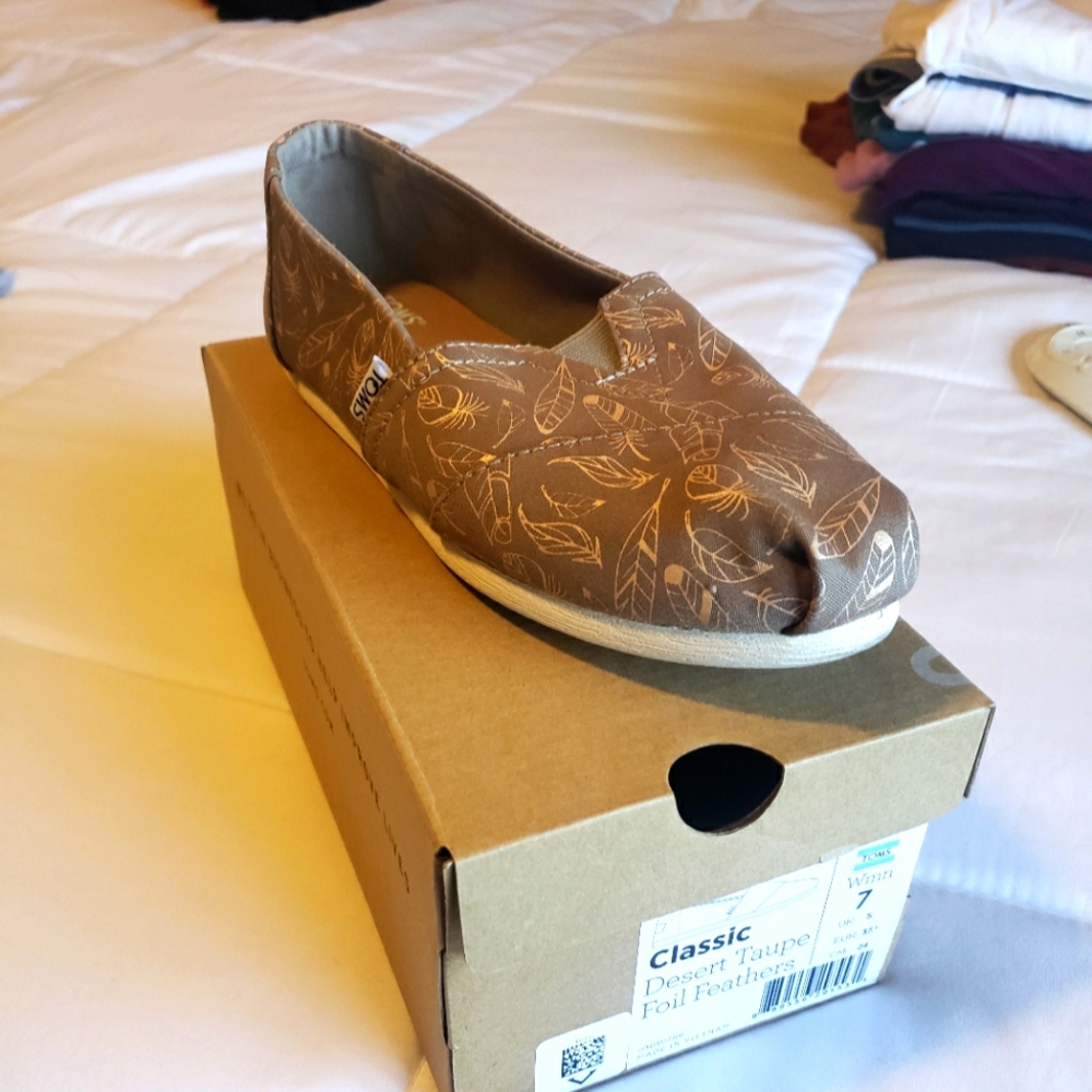 TOMS shoes